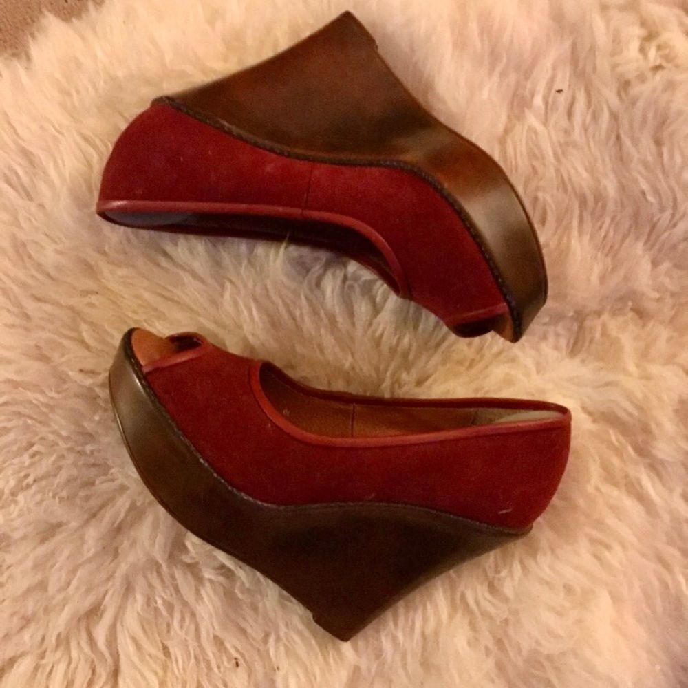 MICHAEL ANTONIO Red Suede wedges - Picture 2 of 5